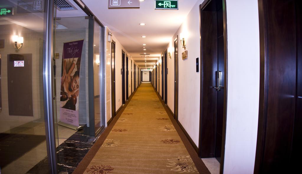 Tang Palace Hotel Akkra Exterior foto